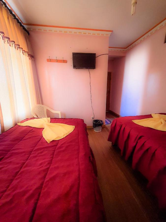 Hostal Luz Yhobimar Copacabana  Eksteriør billede